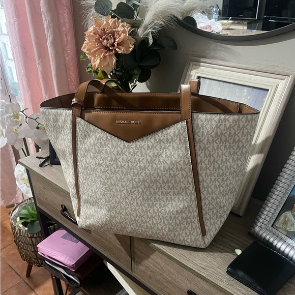 Michael Kors Whitney Large Logo Tote Bag - Vanilla 30S8GN1T3B-150 - Picture 1 of 7